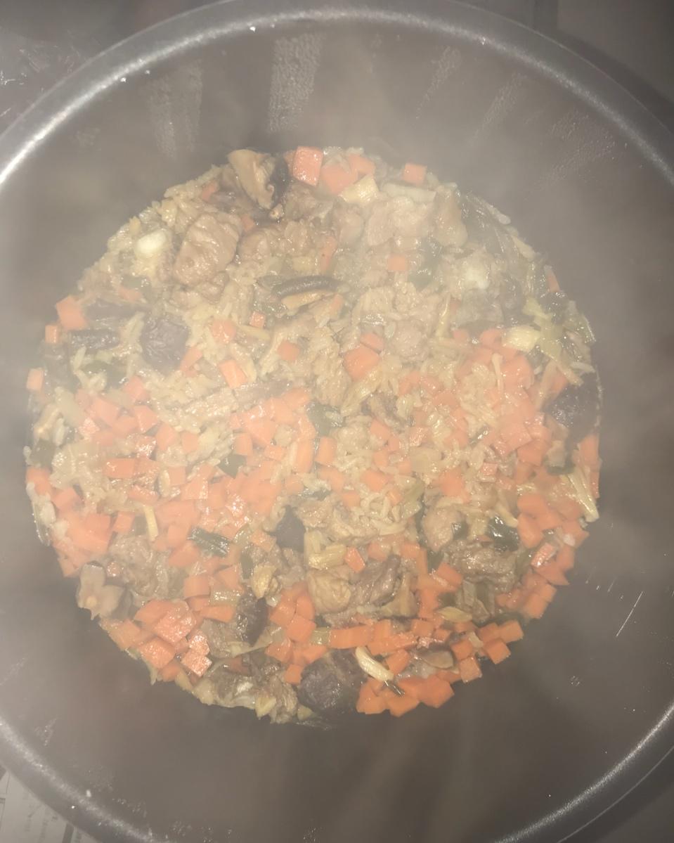 喷香排骨焖饭（爆好吃）