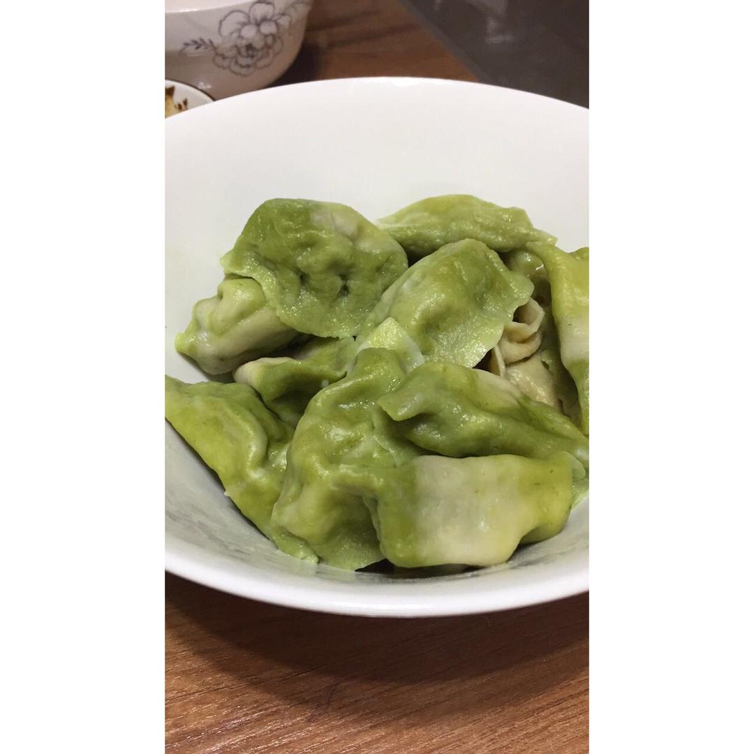 猪肉芹菜水饺