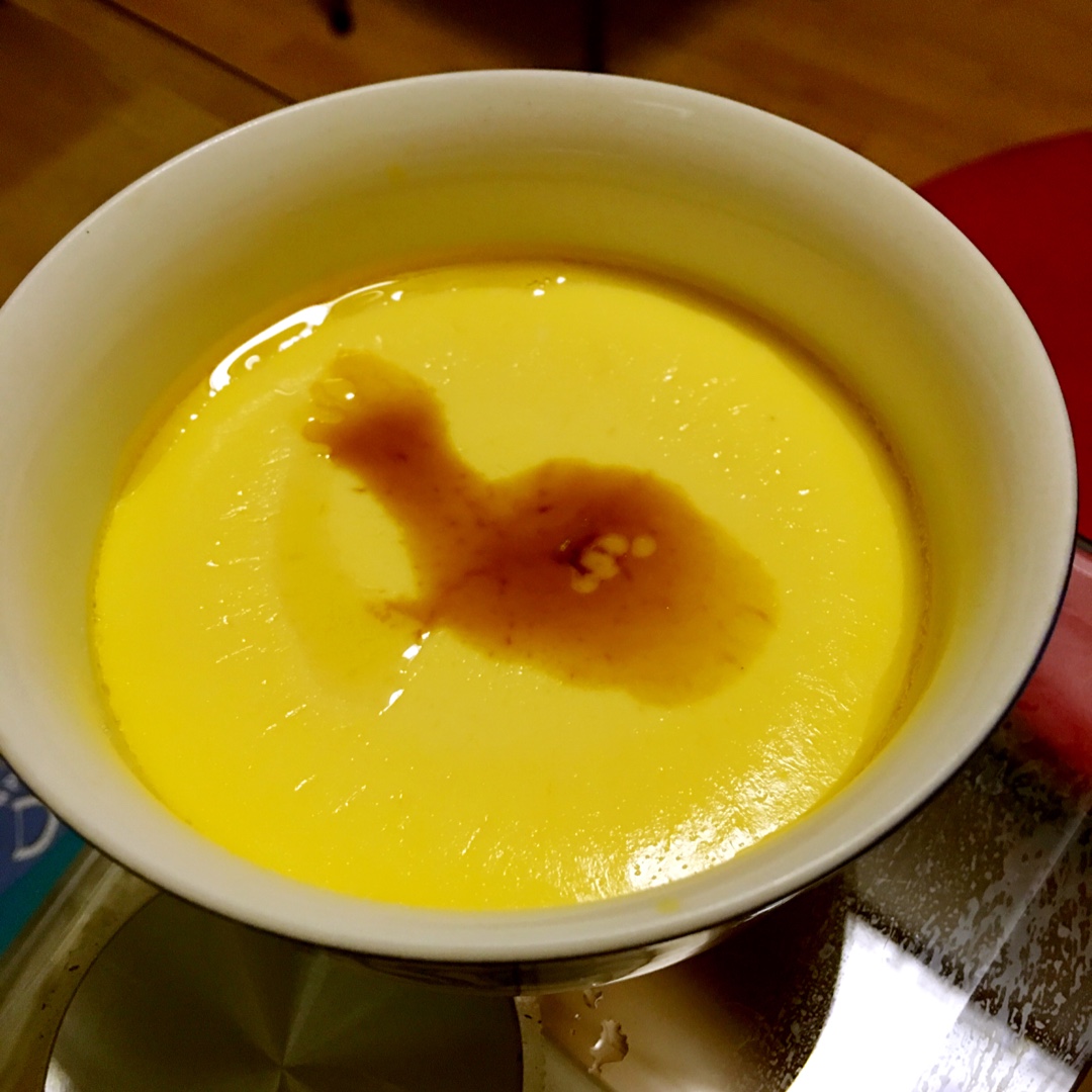 平滑如镜的蛋羹