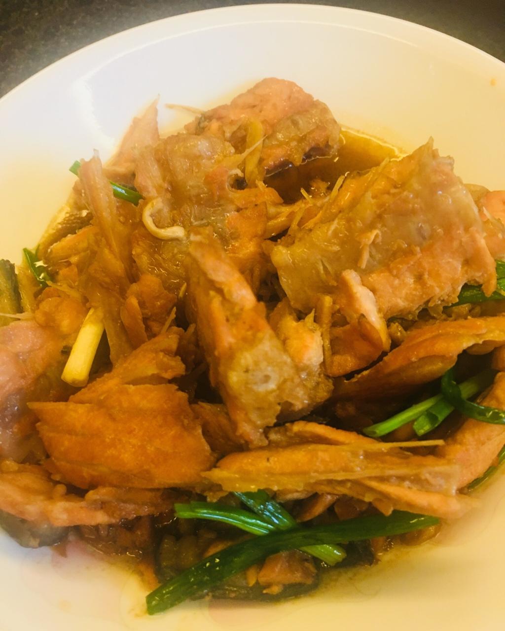 煎焗三文鱼骨