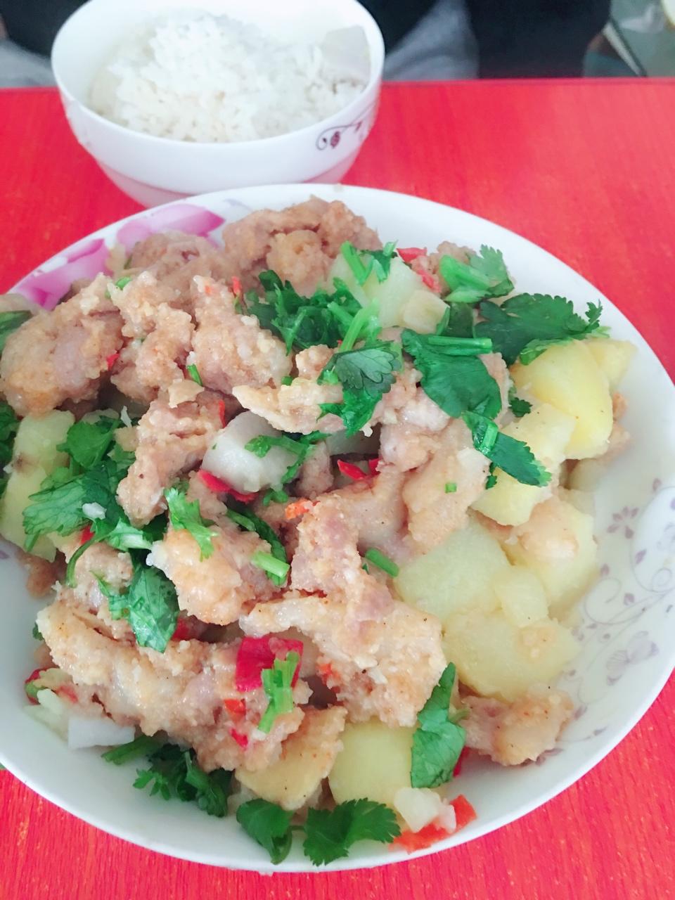 土豆粉蒸肉