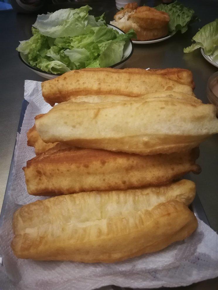 蓬松酥脆，个个空心[最完美的炸油条]