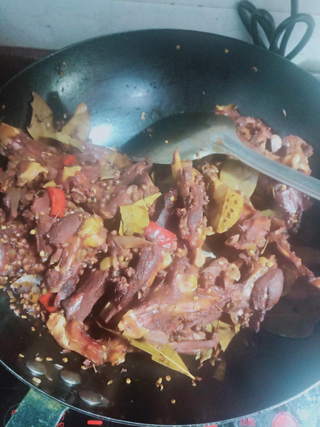 麻辣鸭锁骨（绝味周黑鸭）