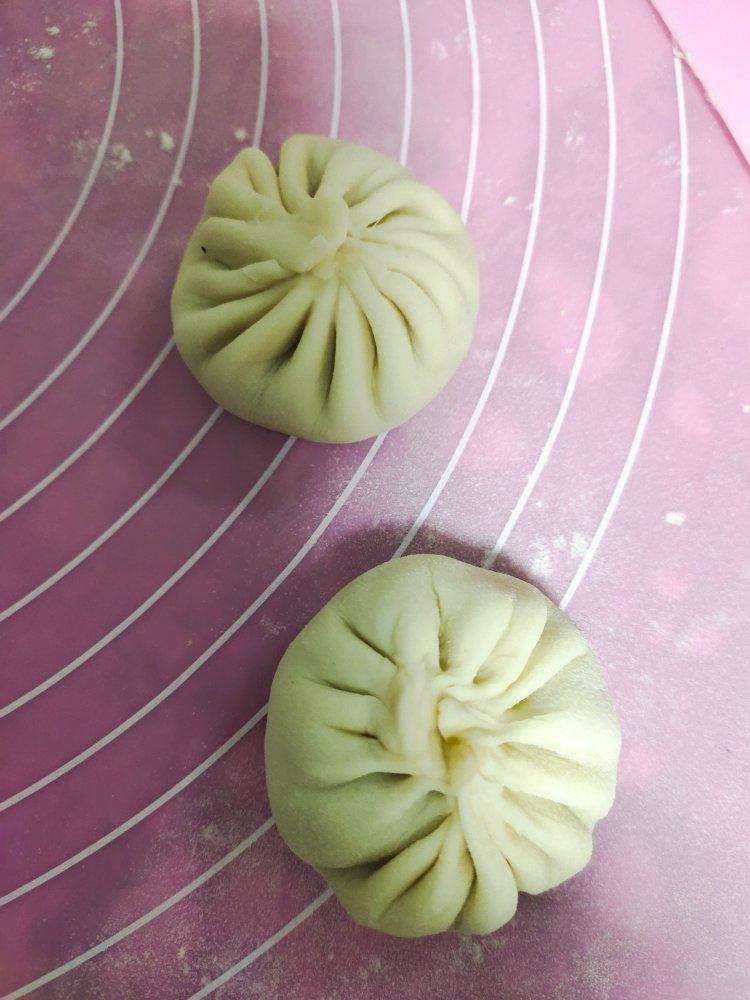 小笼包：一口爆汁！