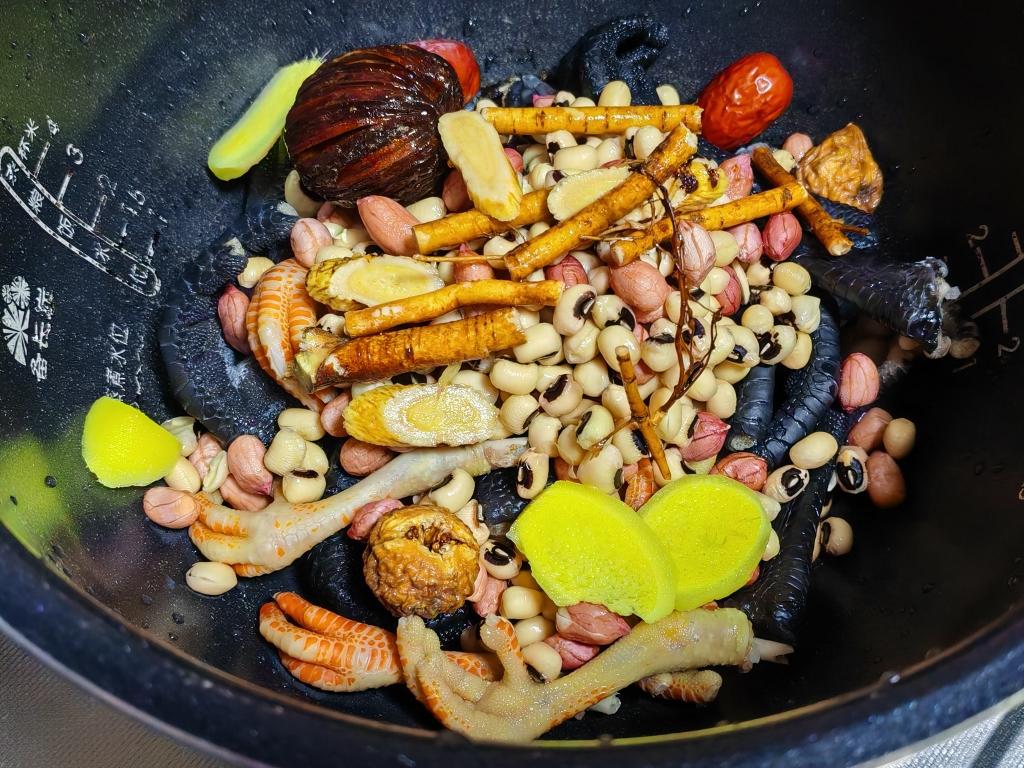 眉豆花生鸡爪汤