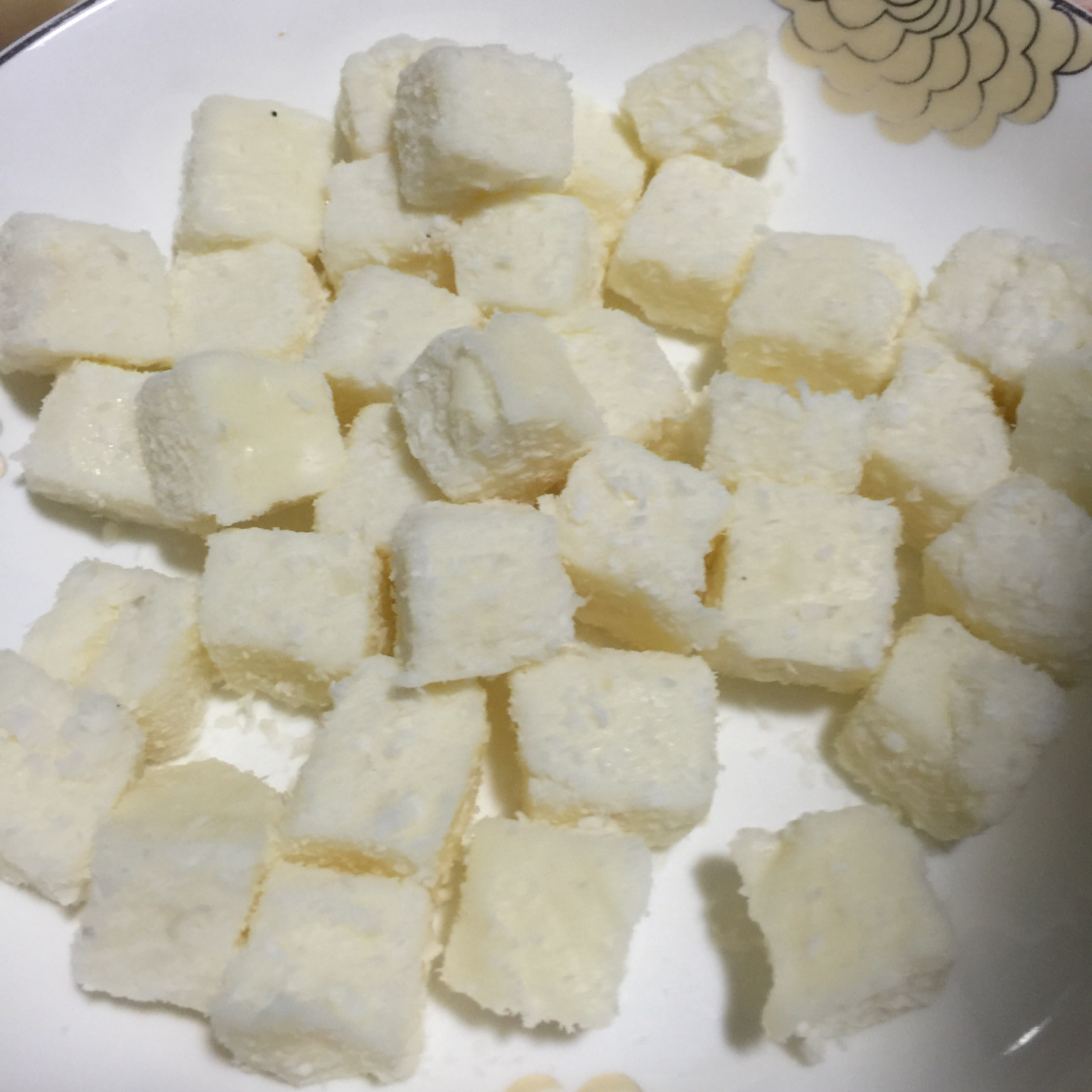 完胜85度C牛奶椰丝小方