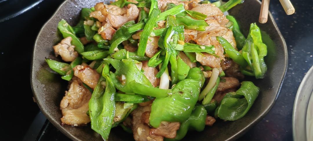厨师长教你：“小炒肉”的家常做法，家常味很浓郁，先收藏起来