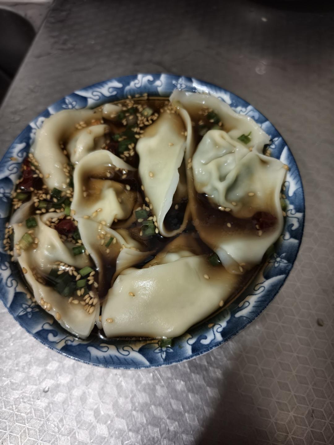 五分钟搞定夜宵早餐秘制酸汤水饺 酸辣开胃