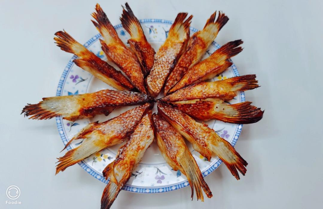低油简便的烤箱菜：烤三文鱼鳍