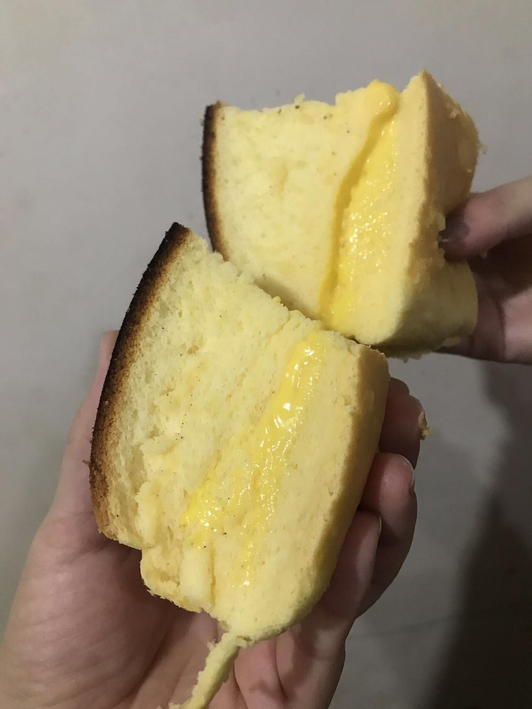 堪比柯基屁股
爆浆芝士🧀古早蛋糕
