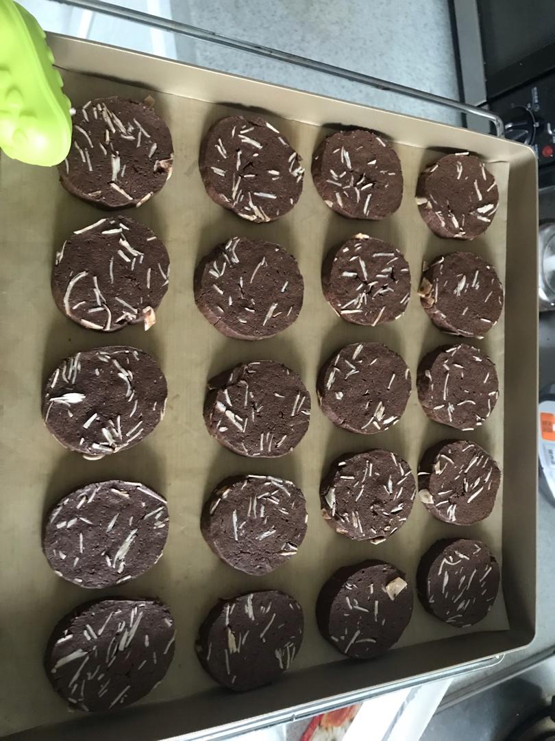 杏仁片巧克力饼干