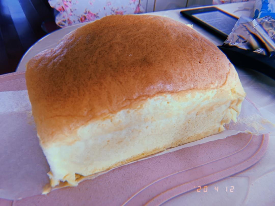 堪比柯基屁股
爆浆芝士🧀古早蛋糕