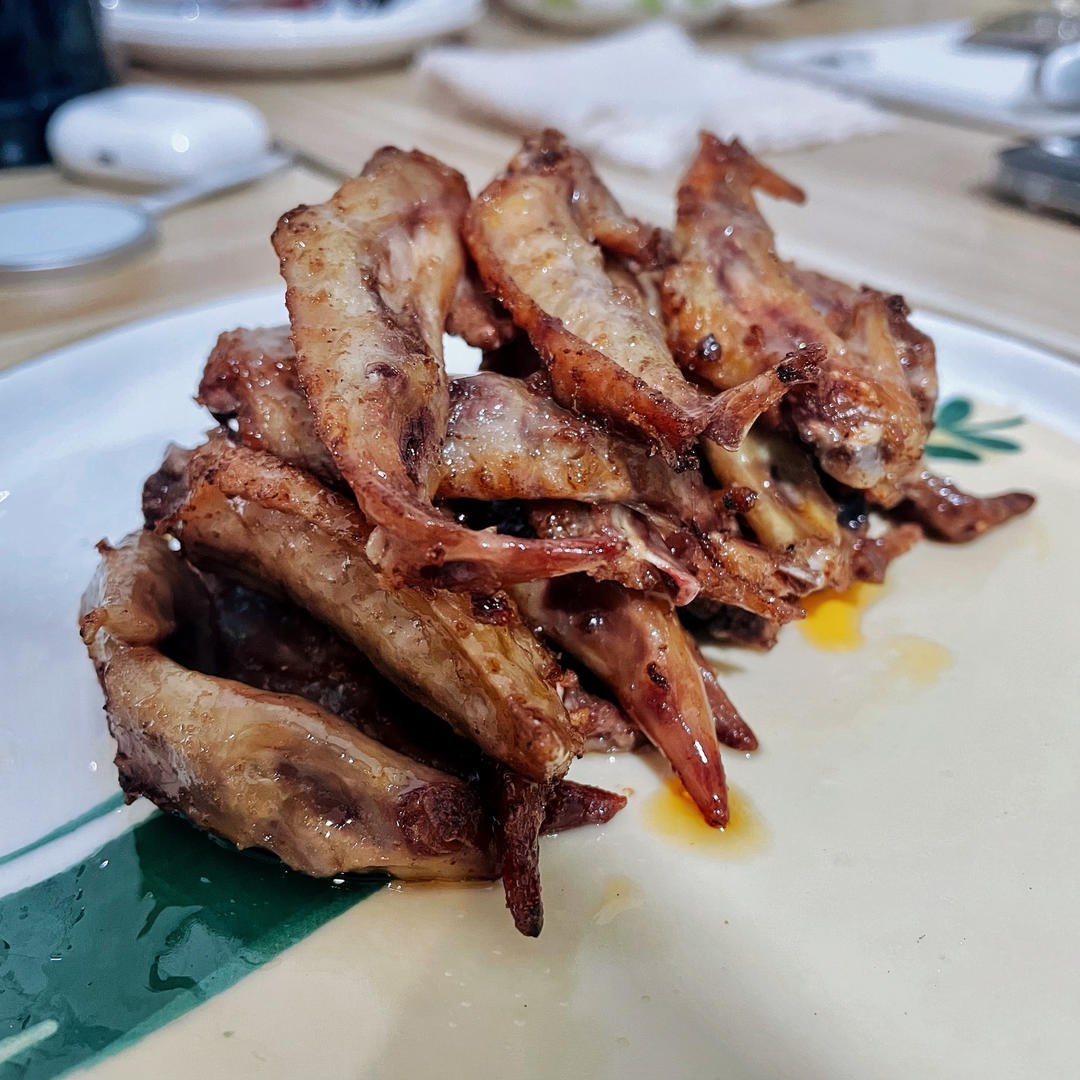 香辣过瘾！最销魂的鸡翅尖吃法！后悔做少了