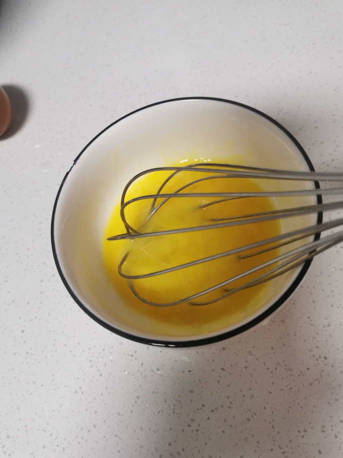 金黄诱人鸡蛋羹的做法 步骤1