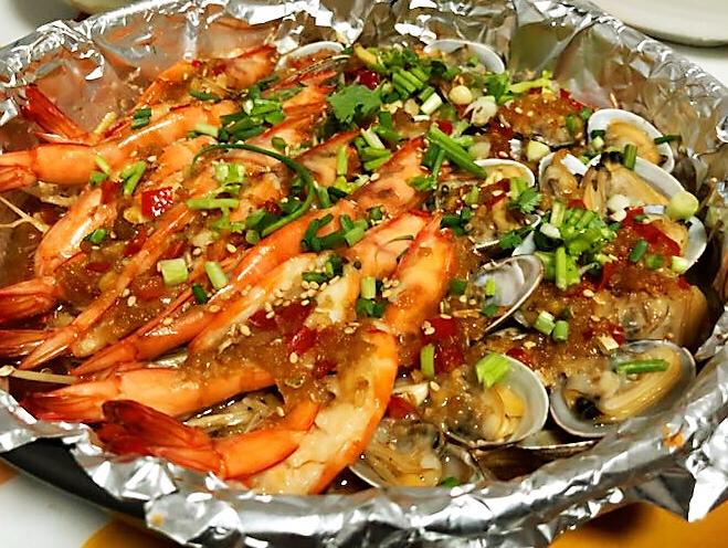 蒜蓉金针菇烤花蛤虾