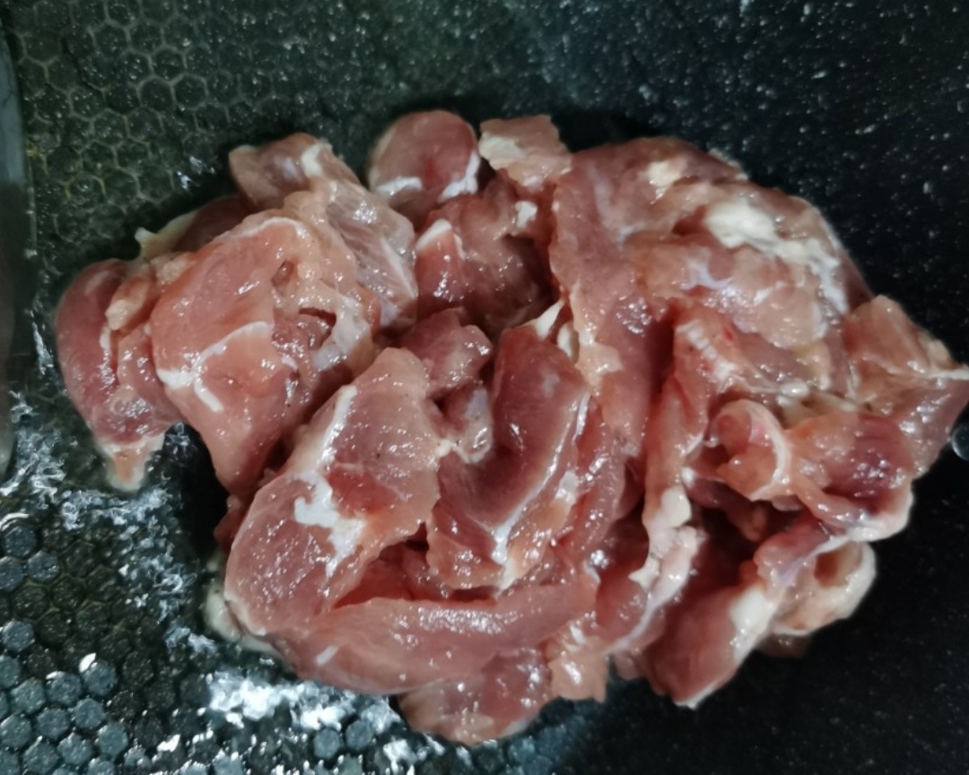 青椒炒猪肉的做法 步骤7