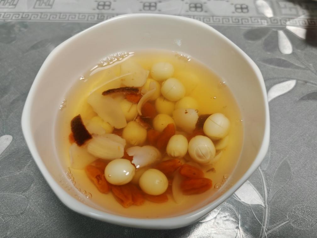 莲子百合糖水