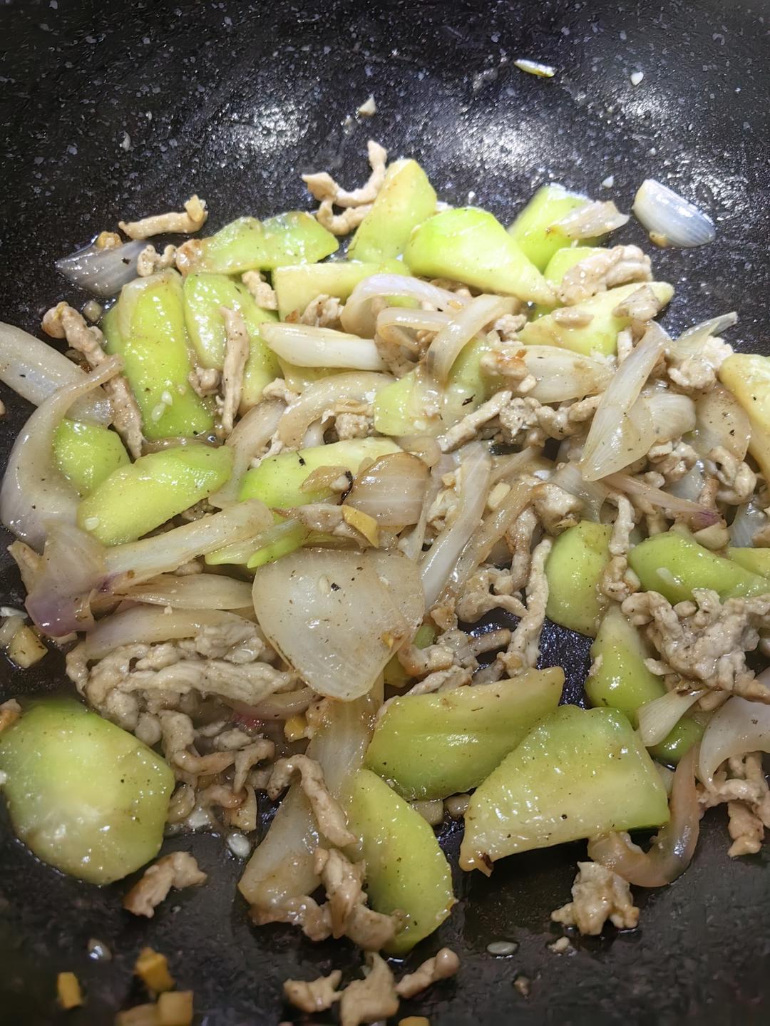 家常丝瓜炒肉