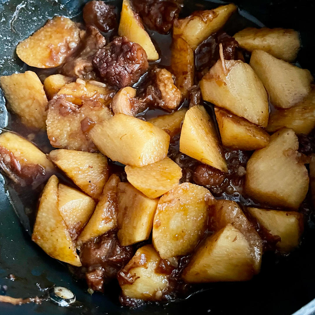 完胜刘一锅的 筋头巴脑炖土豆胡萝卜