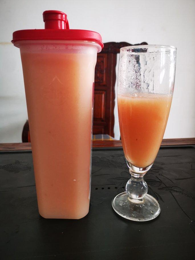 纯纯正正的鲜桃汁