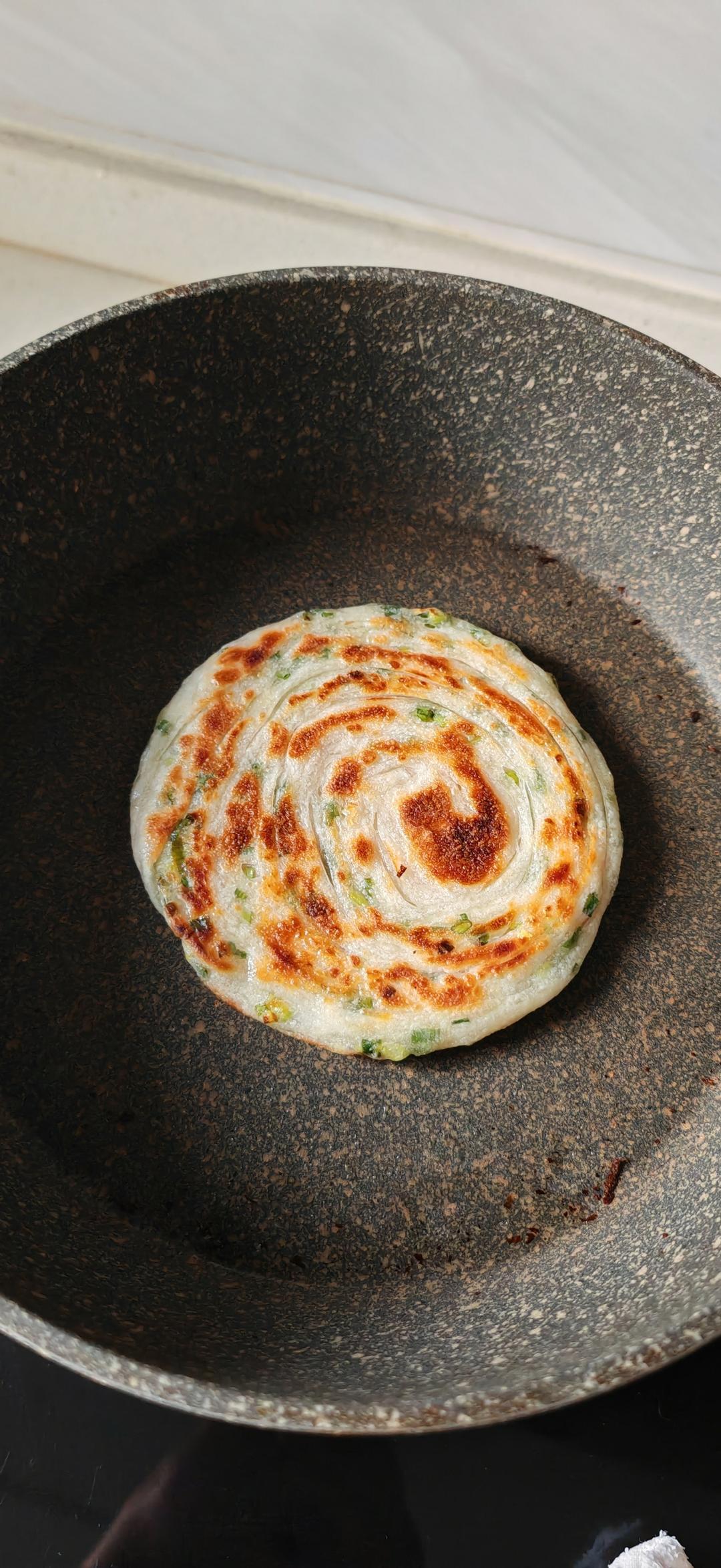 上海葱油饼-酥到掉渣