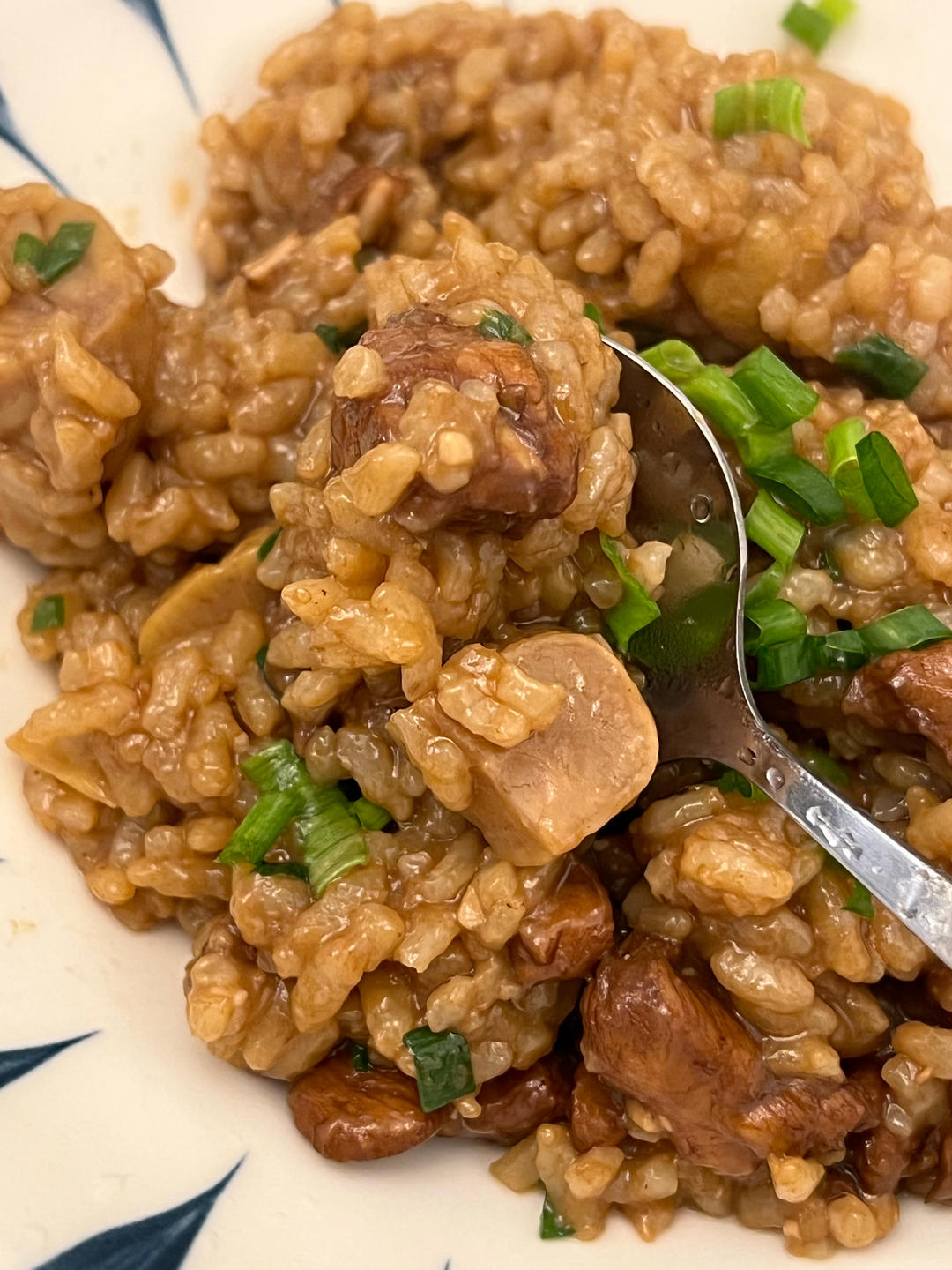 【电饭煲板栗鸡腿焖饭】
