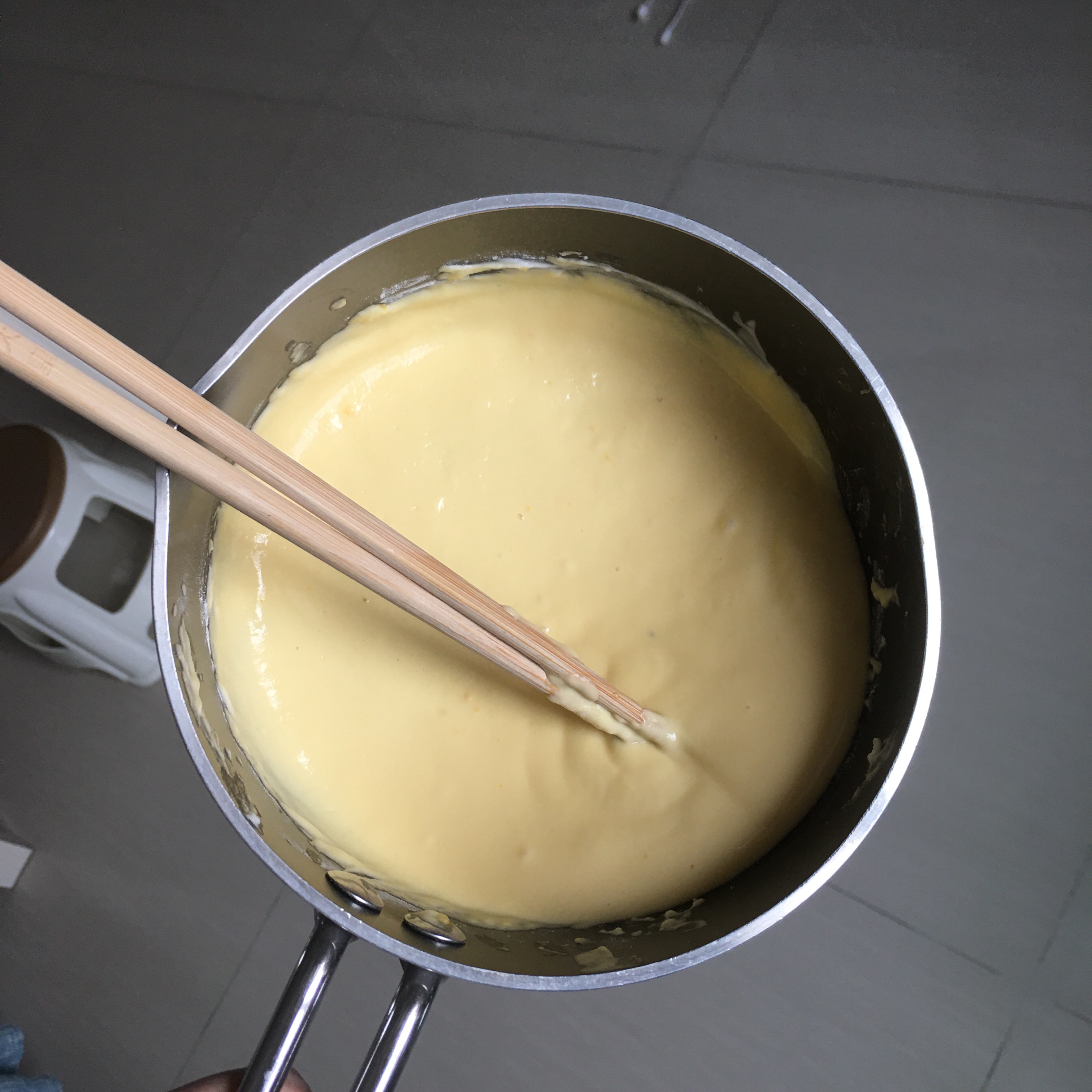 只需蛋/面粉/酸奶/勺子/碗筷的懒人蒸蛋糕的做法 步骤9