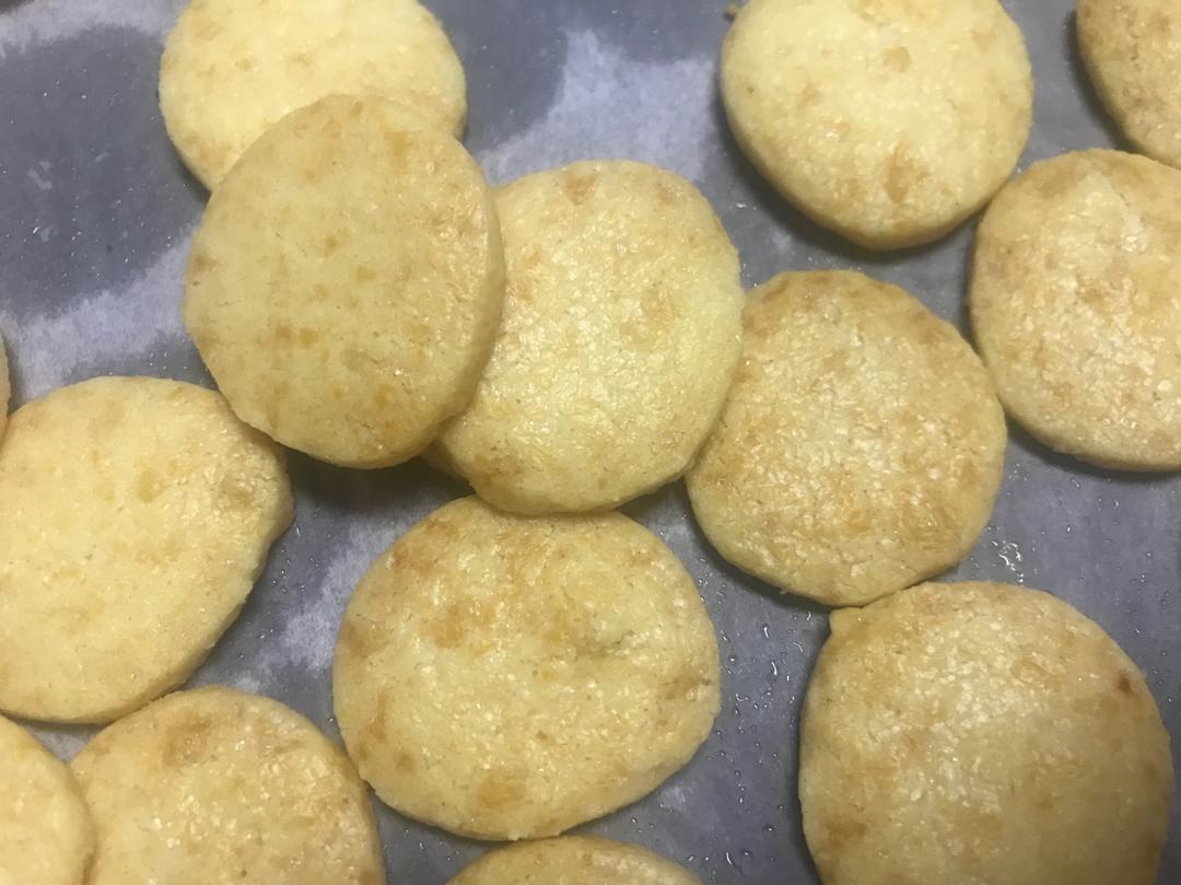 粒粒切达奶酪饼干
