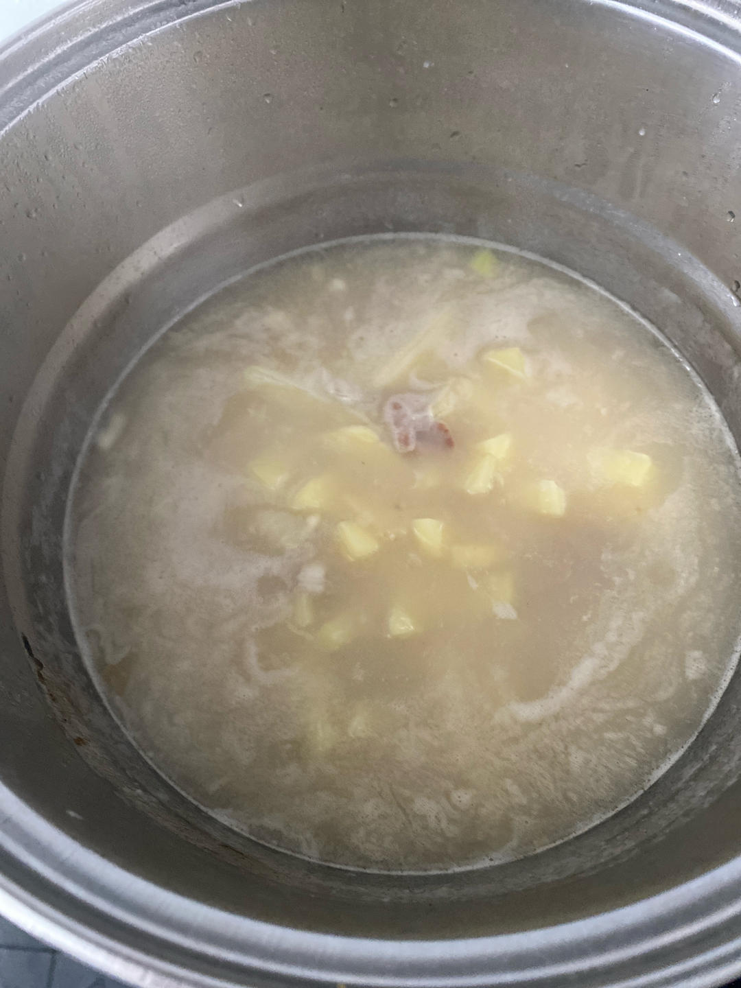 土豆条肉丝疙瘩汤～孩子爱吃