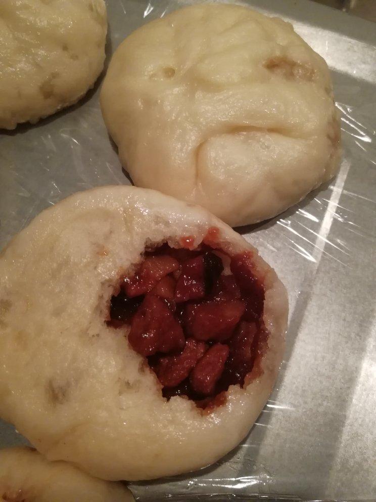 云朵般松软爆浆蜜汁叉烧包