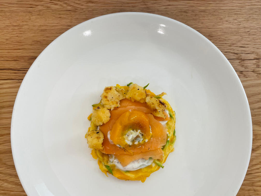 西葫芦蛋饼配咸汤 Zucchini Pancake