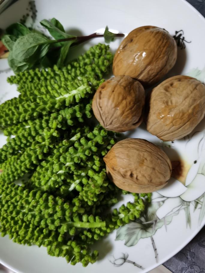 【芥末拌核桃花的做法步骤图,怎么做好吃】兰可儿_9008_下厨房