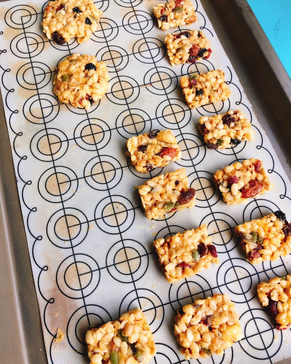 素食:有机燕麦芝麻大饼干