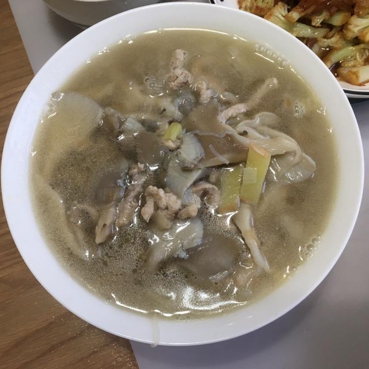 平菇肉片汤