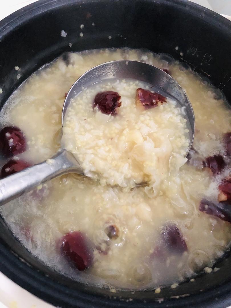 糯米银耳莲子粥