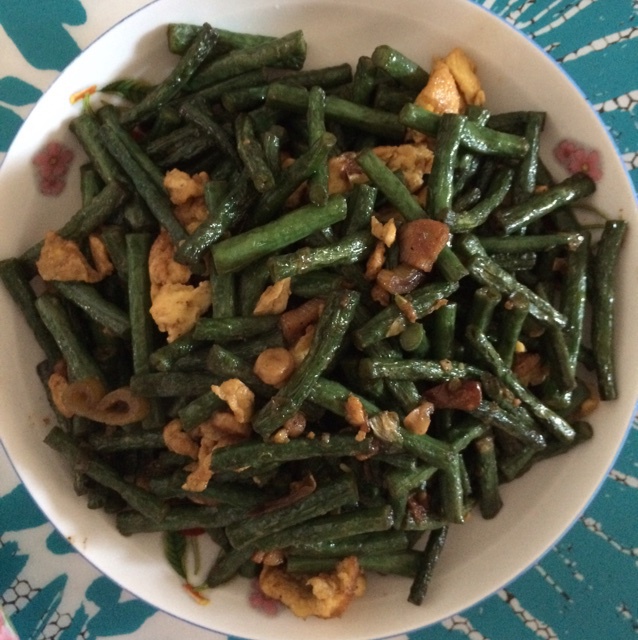蒜炒豇豆（长豆角）