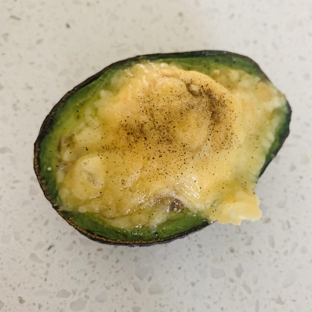 生酮料理——牛油果蛋起司焗烤