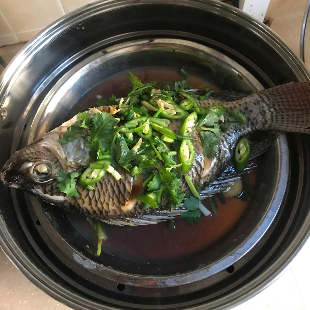 过年餐桌上少不了的菜——清蒸罗非鱼