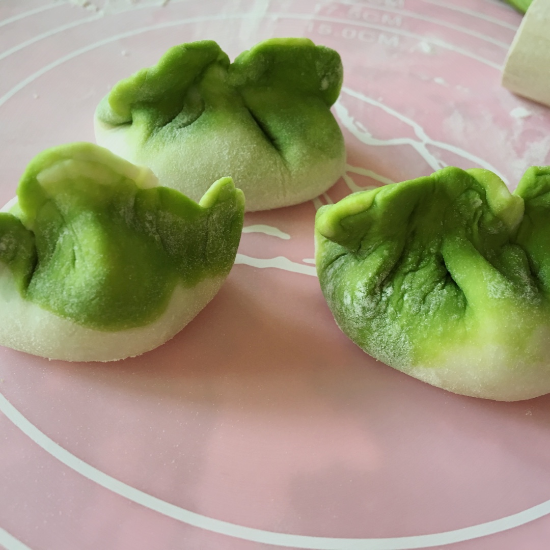 翡翠白玉白菜饺子详细版（附翡翠白玉白菜饺子包法，翡翠白玉饺子皮两种制法，面包机和面，翡翠白玉烧卖，各种馅料搭配）