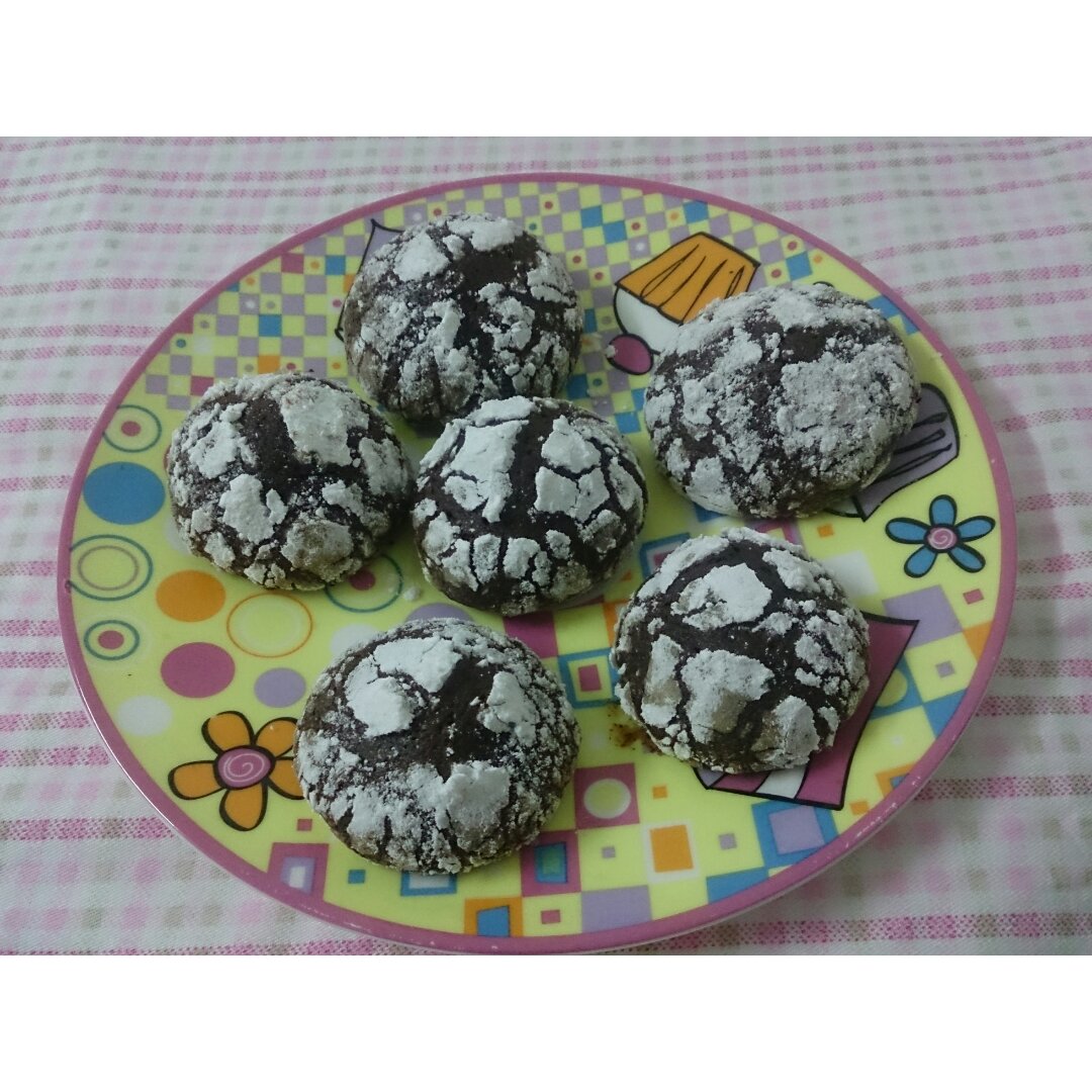 裂纹巧克力饼干