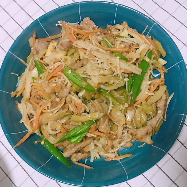金针菇青椒肉丝
