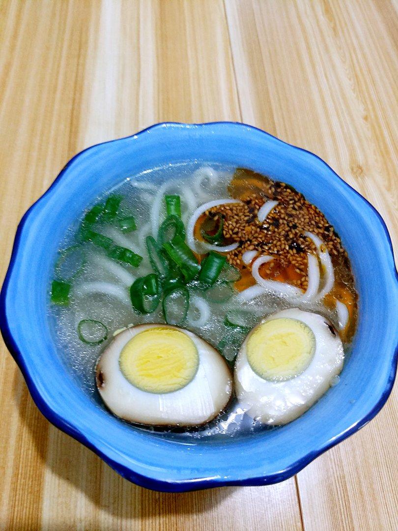 下厨房用户tpxyc做的正宗兰州拉面含拉面高汤油泼辣子做法