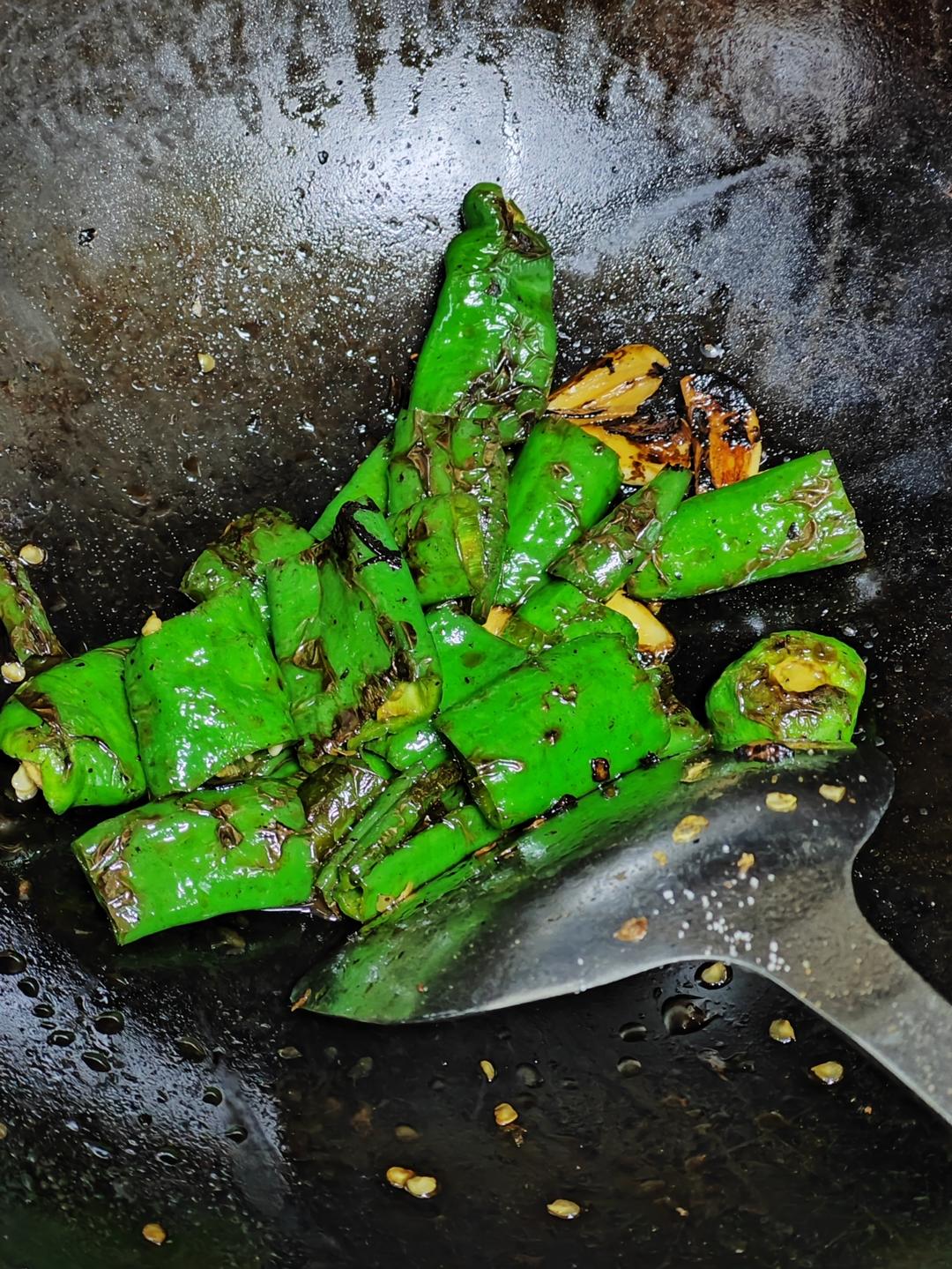 🔥强烈推荐一道比肉还好吃的干煸辣椒🌶，朋友们一定不要错过哦❗️