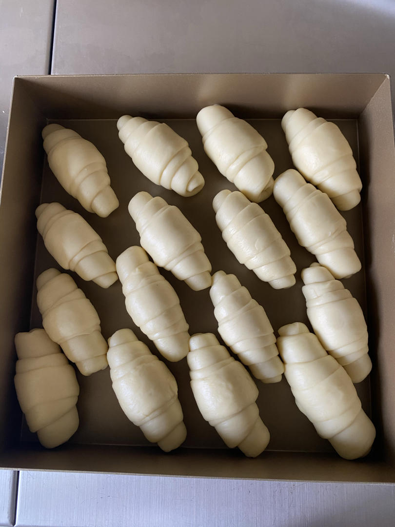 xlzbei做的治愈系 牛奶卷卷拉丝面包!