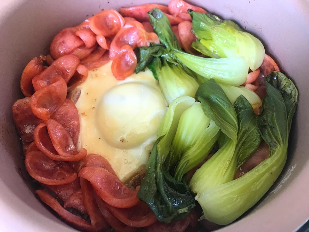 广式腊味煲仔饭