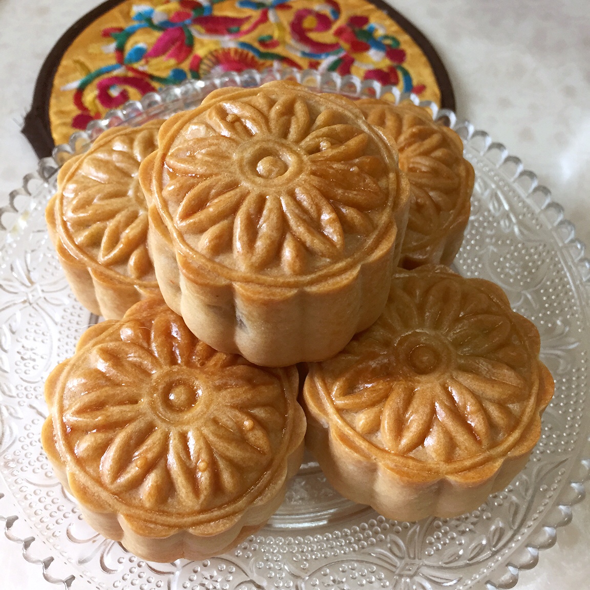 广式月饼—蛋黄莲蓉月饼
