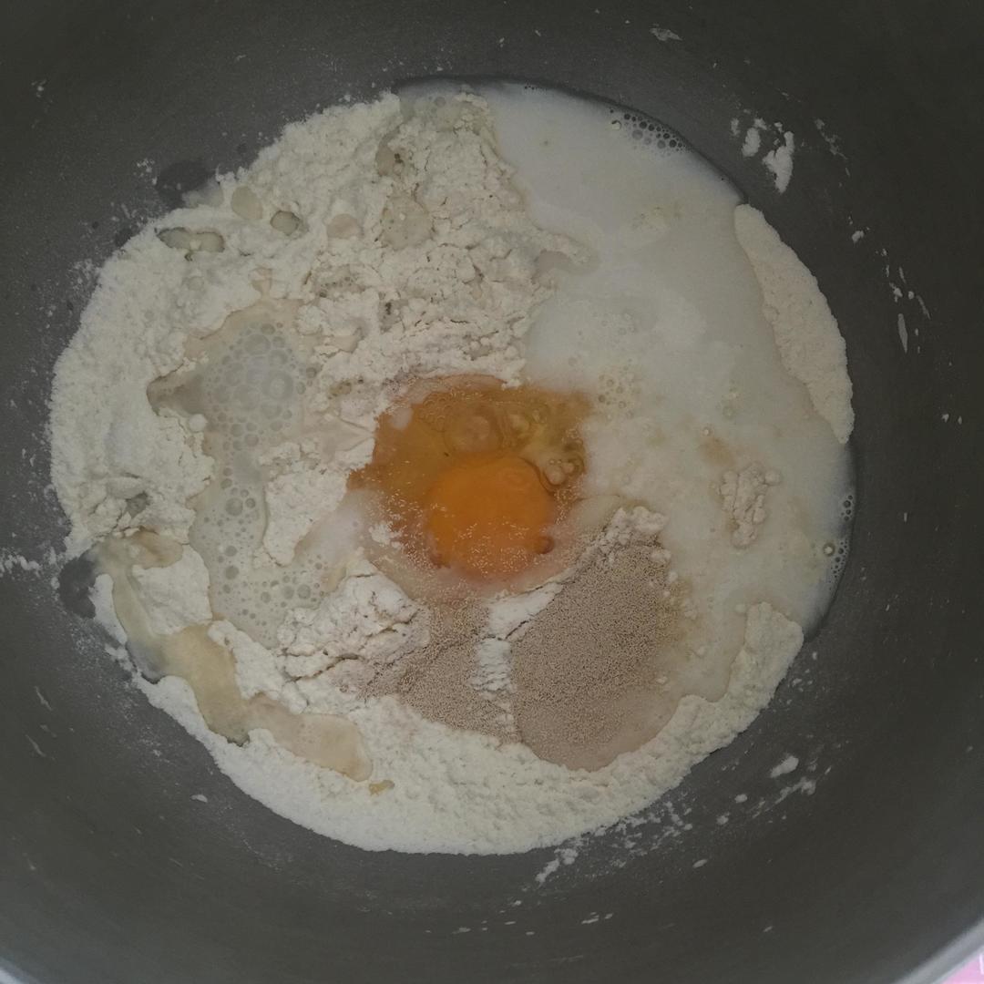 纯奶手撕吐司的做法 步骤1