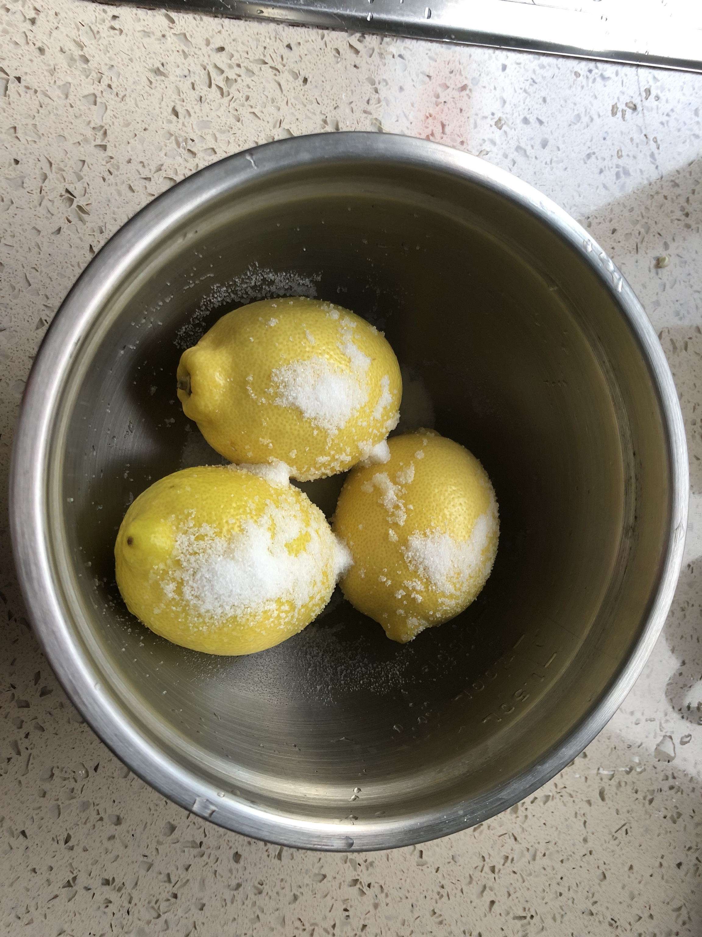 柠檬膏（电炖锅版）的做法 步骤1