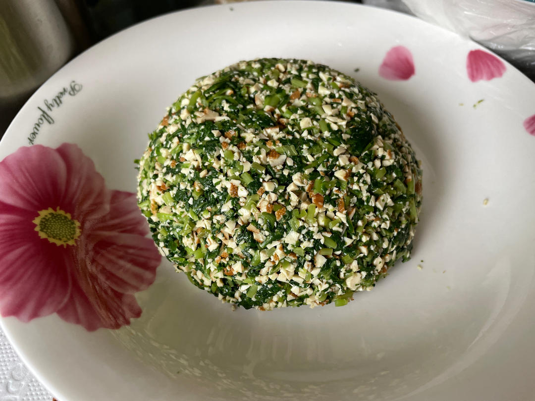 【马兰头拌香干】抓一把时令野菜，尝一口清新春鲜！