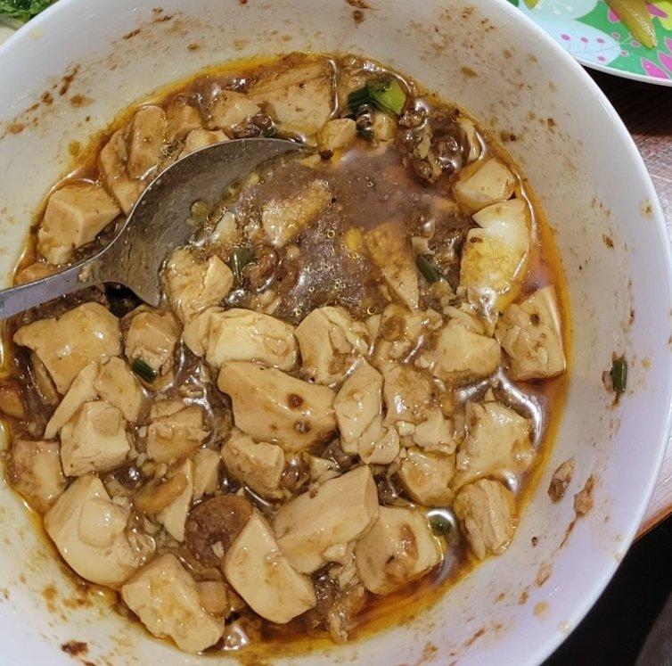 〈麻婆豆腐〉，内酯豆腐版。欣小厨 😉